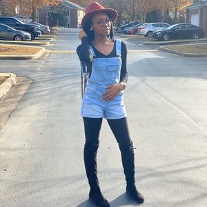 Meet your Posher, Destinee